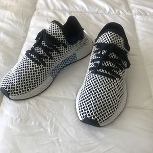 Adidas Deerupt Running shoes